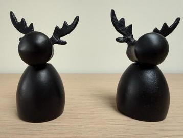 Rendieren (2 stuks) beschikbaar voor biedingen