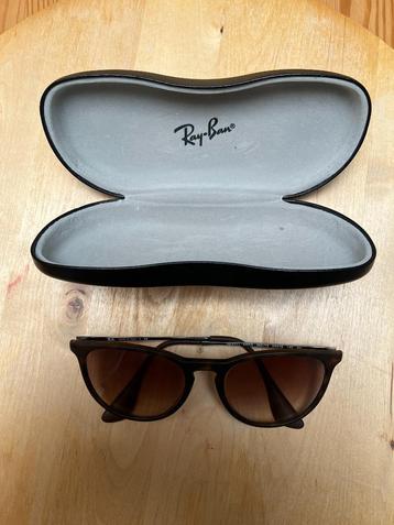 Lunettes Ray-Ban beschikbaar voor biedingen