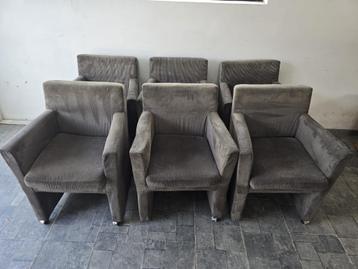 6 stoelen met wieletjes GOEDE STAAT alles voor 50€ beschikbaar voor biedingen
