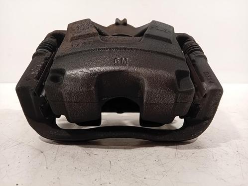REMKLAUW LINKS VOOR Opel Mokka / Mokka X (13430602), Auto-onderdelen, Remmen en Aandrijving, Opel, Gebruikt