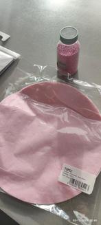 Glasparels en fijne cirkels in dun papier, Ophalen