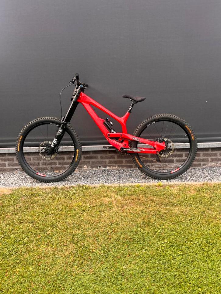 Yt tues cf pro race medium, Fietsen en Brommers, Fietsen | Mountainbikes en ATB, Ophalen