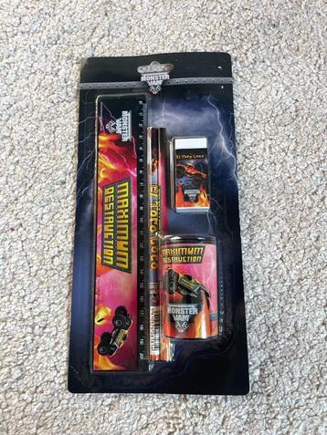 Monster jam MAX-D en EL Toro Loco schoolgerief beschikbaar voor biedingen