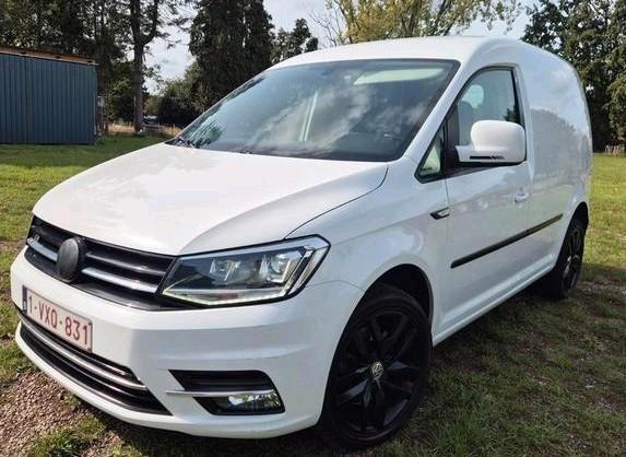 Vw caddy 2.0 TDI Highline Sensors Led Dagrij CarConnect 6bak, Auto's, Bestelwagens en Lichte vracht, Bedrijf, Volkswagen, Zwart