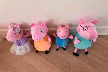 Knuffels Peppa Pig - 4x (als nieuw).  beschikbaar voor biedingen