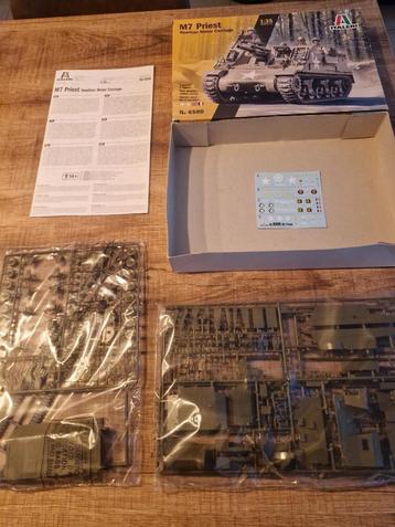 Lot 2 x Italeri M7 Priest Self Propelled 105mm Howitzer 1/35 beschikbaar voor biedingen