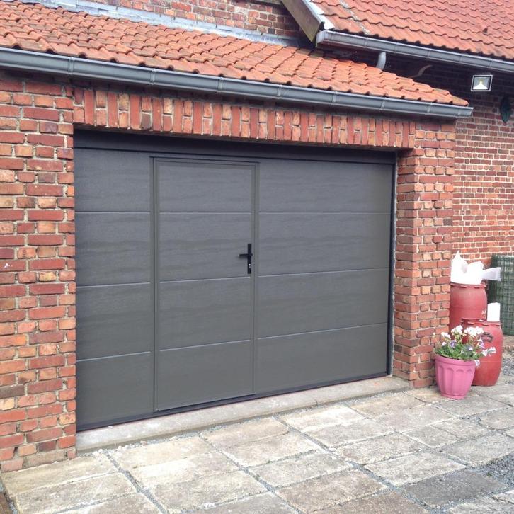 sectionale poort met inloopdeur, Immo, Garages en Parkeerplaatsen