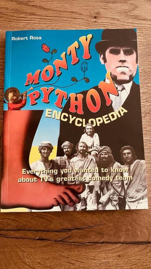 Monty Python Encyclopedia - nieuwstaat, Livres, Cinéma, Tv & Médias, Enlèvement ou Envoi