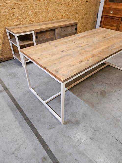 Mooie tafel + lage dressoir  in metaal/steigerhout, Huis en Inrichting, Complete eetkamers, Gebruikt, Ophalen