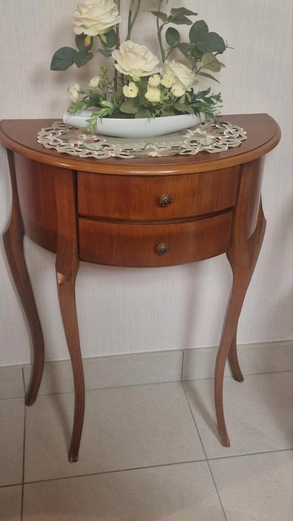 Magnifique commode en demi-lune ., Antiquités & Art, Antiquités | Meubles | Tables