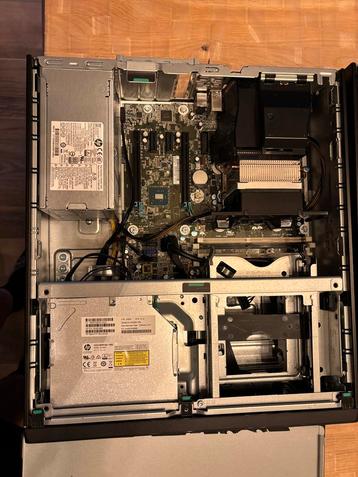 2 computers zonder harde schijven . beschikbaar voor biedingen