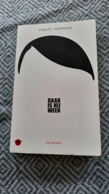 Timur Vermes - Daar is hij weer beschikbaar voor biedingen