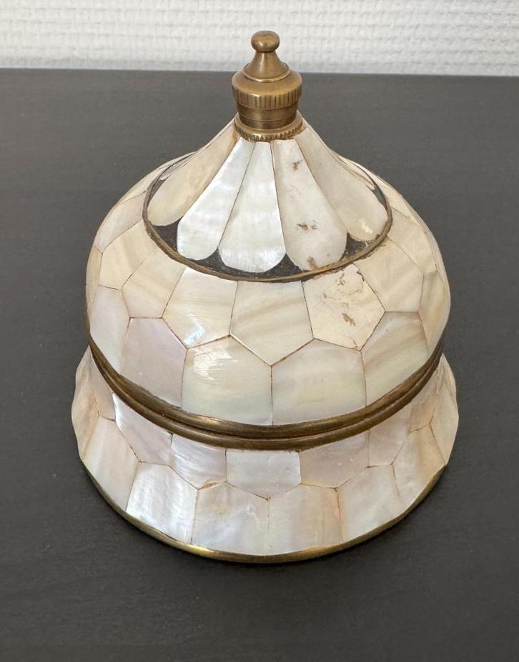 Oude doos van koper en parelmoer, Antiek en Kunst, Antiek | Woonaccessoires, Ophalen of Verzenden