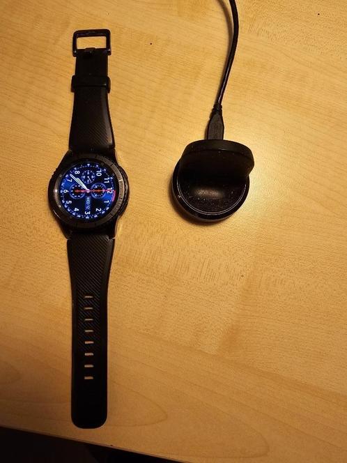 SAMSUNG GEAR  S3 FRONTIER 75 EURO, Handtassen en Accessoires, Smartwatches, Zo goed als nieuw, Zwart, GPS, Hoogte, Ophalen
