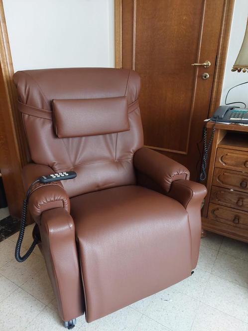 Revilax elektrische Relax zetel type Medilax perfecte staat, Huis en Inrichting, Fauteuils, Zo goed als nieuw, Leer, 50 tot 75 cm