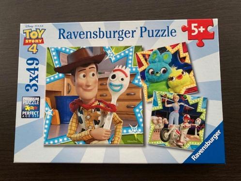 Een doos met drie puzzels Toy Story 4, Kinderen en Baby's, Speelgoed | Kinderpuzzels, Zo goed als nieuw, 4 tot 6 jaar, 10 tot 50 stukjes