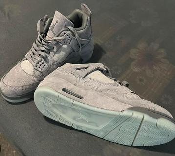 Jordan 4 Kaws — Maat 43 beschikbaar voor biedingen