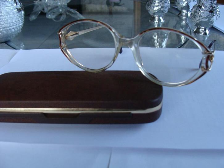 Lunette dame, marque Luxottica, 130 frame italie 0354,, Bijoux, Sacs & Beauté, Lunettes de Soleil & Lunettes | Femmes, Comme neuf