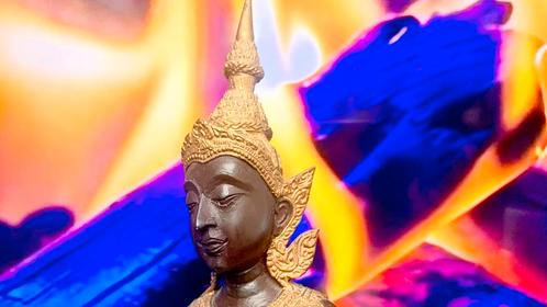 EXTRAORDINARY DARK BROWN 3 THAIS STATUES IN MASSIVE BRONZE, Antiek en Kunst, Antiek | Brons en Koper, Ophalen