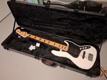 Squier Vintage Modified Jazz Bass V - Olympic White + koffer beschikbaar voor biedingen