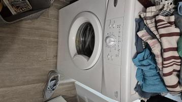 Machine à laver Whirlpool, 1200 à 1600 tours, 6 à 8 kg, Chargeur frontal, Enlèvement