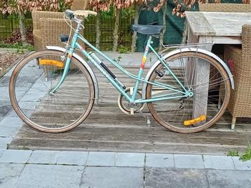 vintage Peugeot damesfiets maat 50 goede staat beschikbaar voor biedingen
