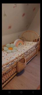 Rotan kinderbed + matras + deken en hoofdkussen, Kinderen en Baby's, Kinderkamer | Bedden, Zo goed als nieuw, Ophalen