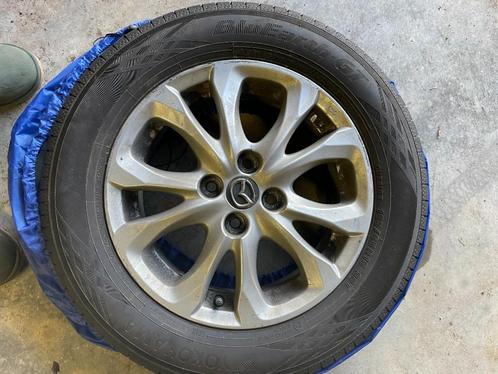 A VENDRE 4 jantes d’origine et 4 pneus pour Mazda 2, Autos : Pièces & Accessoires, Pneus & Jantes, Pneus et Jantes, Pneus été