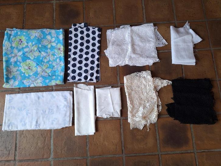 Pakket van verschillende resten stof (gewicht: 3,7 kg), Hobby en Vrije tijd, Stoffen en Lappen, Zo goed als nieuw, Overige materialen