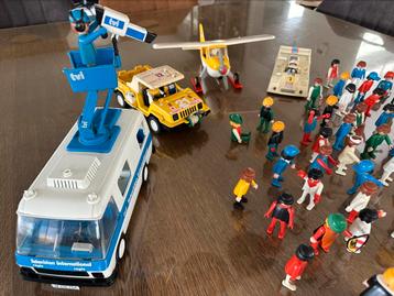 Vintage playmobil voertuigen en poppetjes beschikbaar voor biedingen