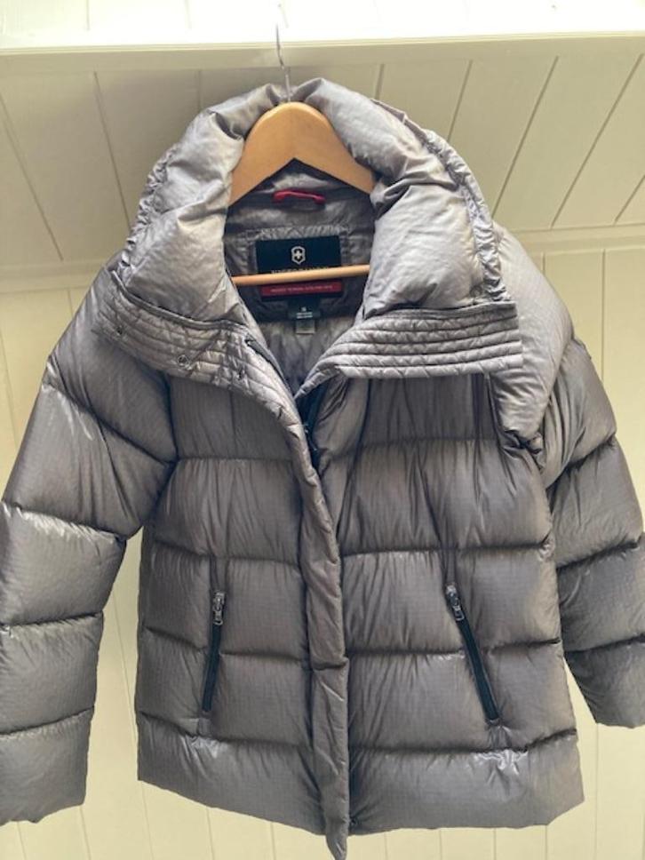 Grijze dons jas Victorinox, Kleding | Dames, Jassen | Winter, Gedragen, Maat 36 (S), Grijs, Ophalen of Verzenden