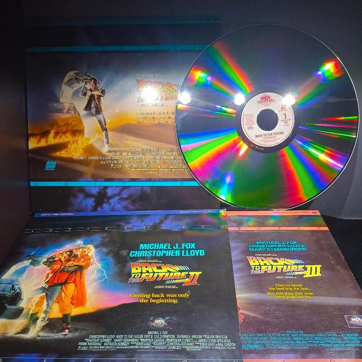 Back to the Future trilogy – LaserDisc – Deel I, II & III, Verzamelen, Film en Tv, Zo goed als nieuw, Film, Ophalen of Verzenden