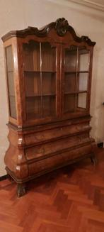 Antieke wortelnoten vitrinekast, Antiek en Kunst, Antiek | Meubels | Kasten, Ophalen