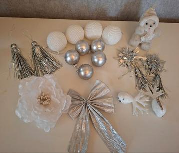 Kerst : kerstgerief wit en zilver  beschikbaar voor biedingen