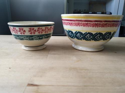 2 kommen in gebruikte staat. één Boch, Antiek en Kunst, Antiek | Keramiek en Aardewerk, Ophalen of Verzenden