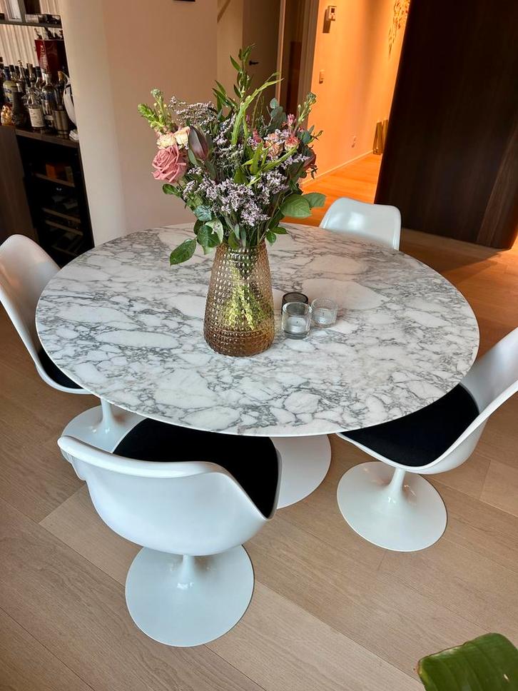 Knoll Saarinen Tulip dining table rond 137 cm, Maison & Meubles, Tables | Tables à manger, Comme neuf, 100 à 150 cm, 100 à 150 cm