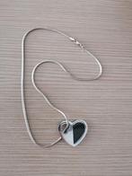 Hanger in de vorm van een hartje met 1 magneet + 3 steentjes, Overige materialen, Ophalen of Verzenden, Zo goed als nieuw, Hart