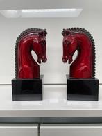 BOEKSTEUNEN PAARDEN, Enlèvement