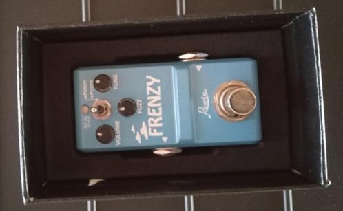 Rowin Frenzy (prima nano Fuzz, gitaar/bas), Musique & Instruments, Effets, Comme neuf, Distortion, Overdrive ou Fuzz, Enlèvement ou Envoi