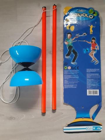 Diabolo met stokken beschikbaar voor biedingen