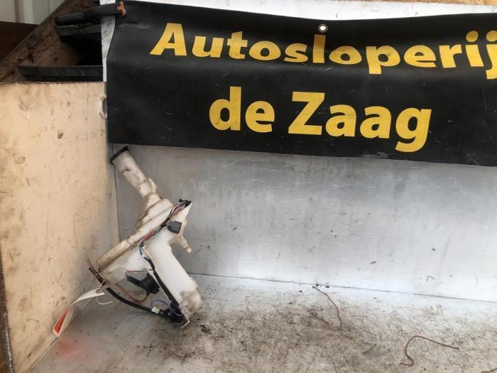 Réservoir lave-glace avant d'un Daihatsu Sirion, Autos : Pièces & Accessoires, Vitres & Accessoires, Daihatsu, Utilisé, 3 mois de garantie