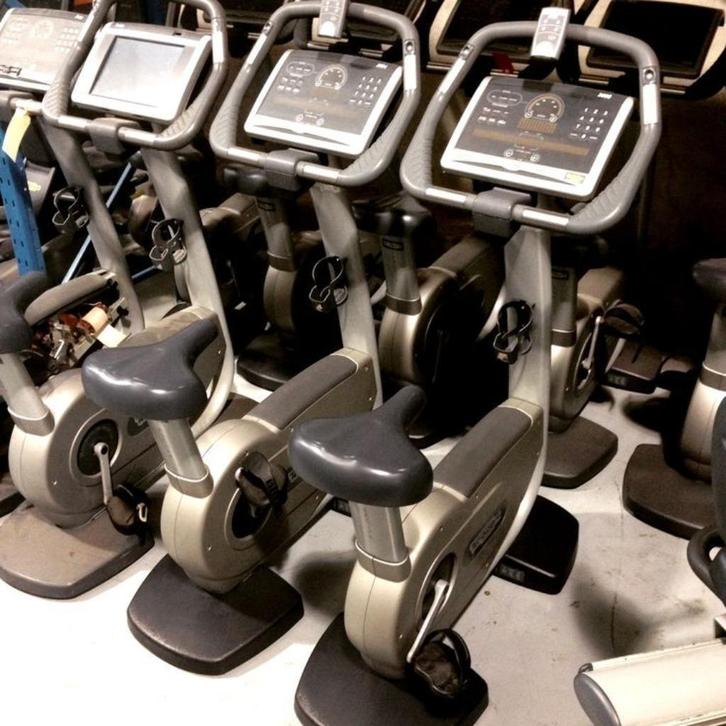 Technogym excite bike 500 led topmodel Technogym hometrainer, Sport en Fitness, Fitnessmaterialen, Zo goed als nieuw, Armen, Benen
