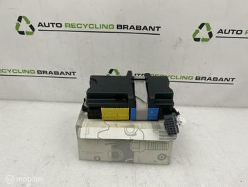 Zekeringenkast Mercedes A-klasse W176 NIEUW ORIG A2469067100 beschikbaar voor biedingen