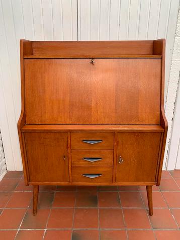 Vintage Scandinavische secretaresse beschikbaar voor biedingen