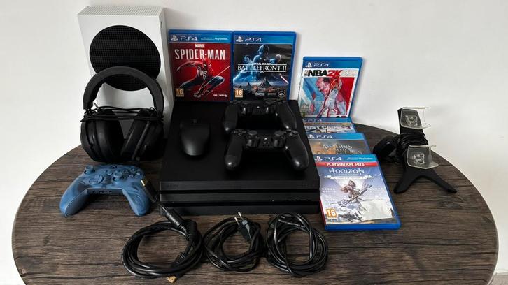 PS4 Pro 825 GB + Xbox Series S-gamebundel +games+accessoires, Games en Spelcomputers, Spelcomputers | Overige Accessoires, Zo goed als nieuw