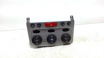 PANNEAU DE COMMANDE RADIATEUR Alfa Romeo GT (937) disponible aux enchères