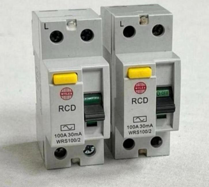 2x Aardlekschakelaar Wylex RCD 100a 30mA wrs100/2 - 2 pole, Hobby en Vrije tijd, Elektronica-componenten, Nieuw, Ophalen of Verzenden