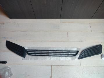 Ford fiesta grille