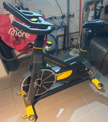 Spinningfiets FitBike Race Magnetic Pro, zo goed als nieuw. beschikbaar voor biedingen