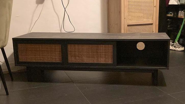 Moderne TV kast met opbergruimte, Huis en Inrichting, Kasten |Televisiemeubels, Zo goed als nieuw, Ophalen